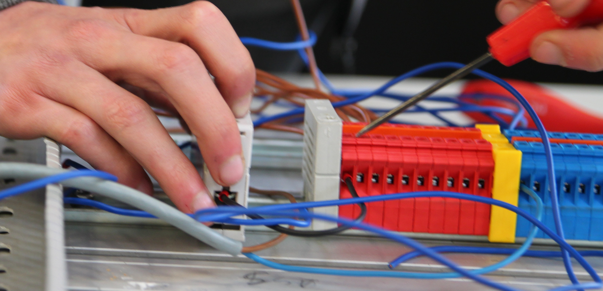 Elektromechanik pojazdów samochodowych